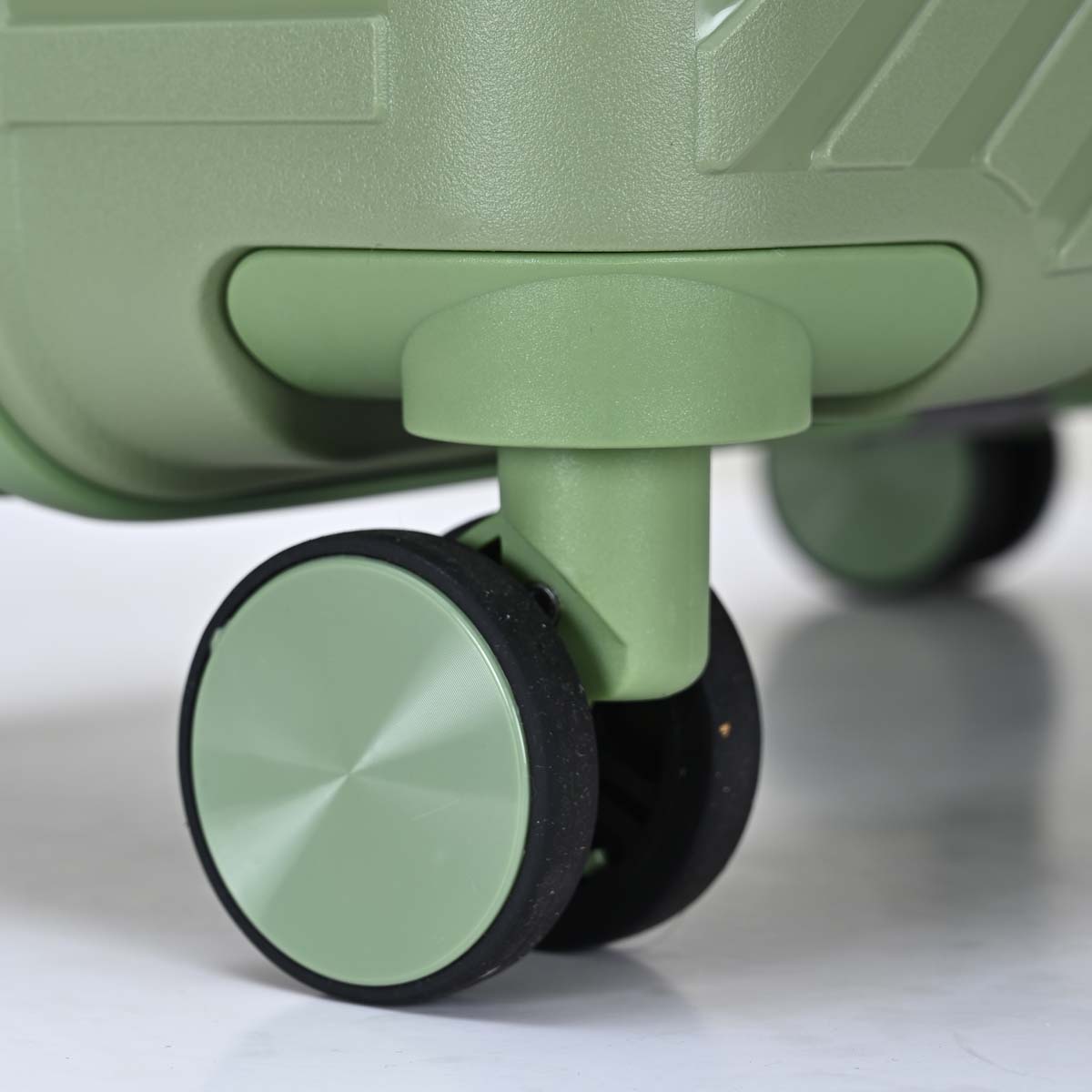 24/24/28 inch durable travel case | PP material | Anti scratch and anti-collision design | Suitable for long and short distance travel